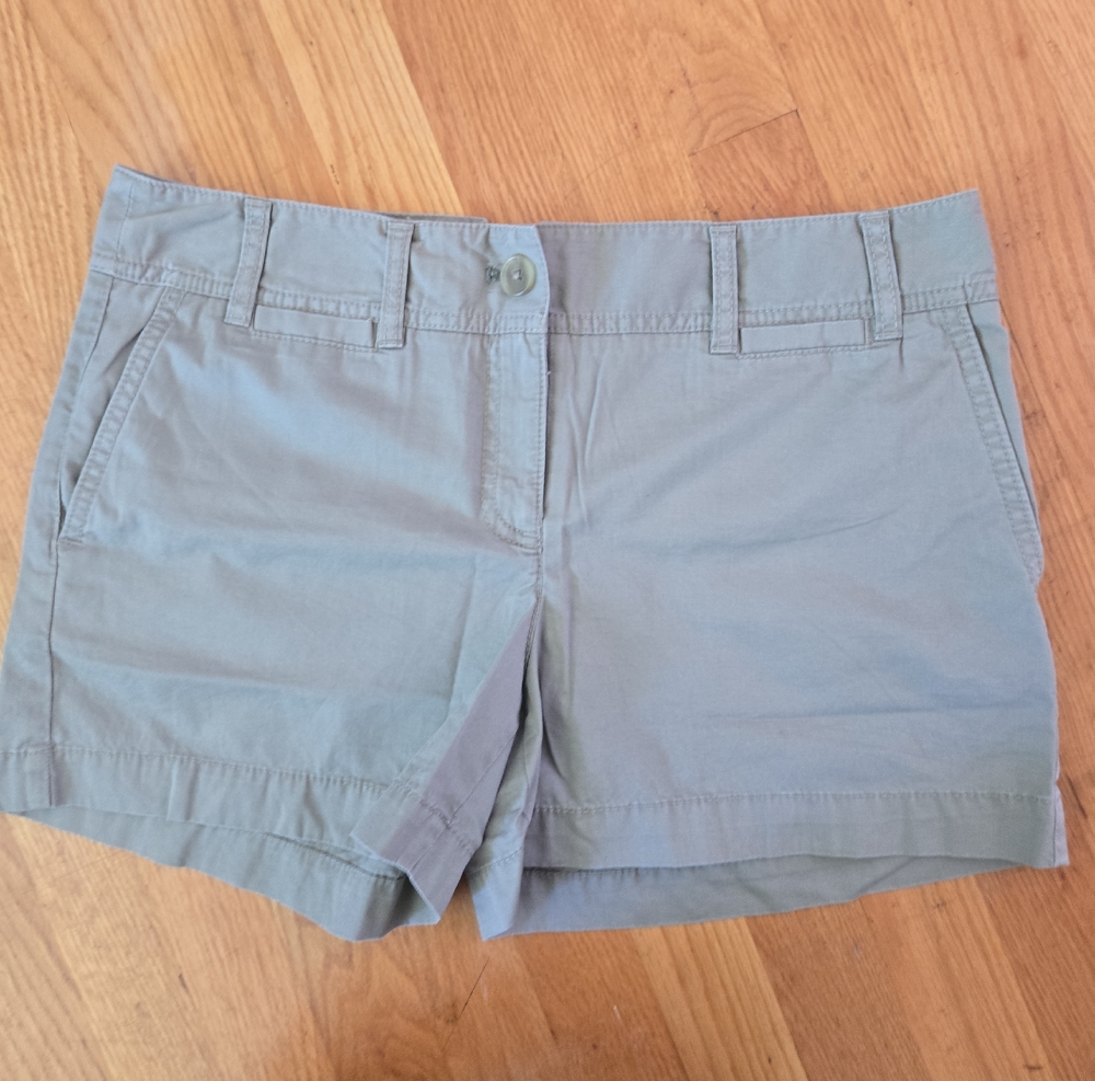 LOFT Women's Khaki Green Shorts